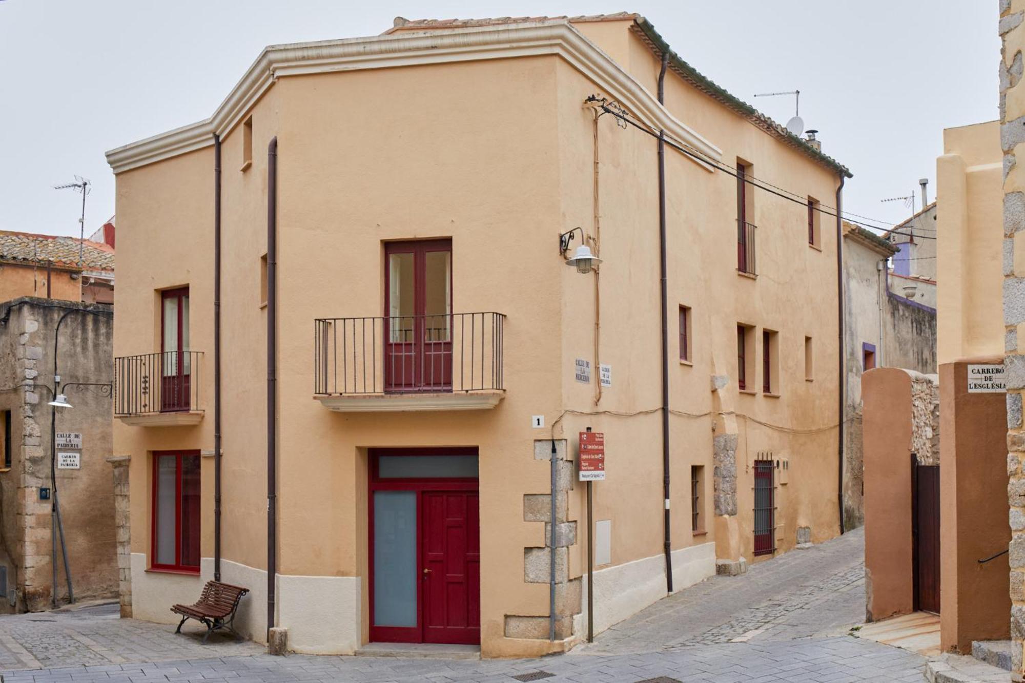 Loft Con Encanto En El Corazon Historico De Peralada Eksteriør billede